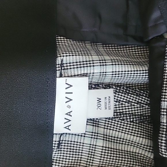 NWT Ava & Viv Black And White Cropped Pants Plus Size 20w New - Picture 3 of 6